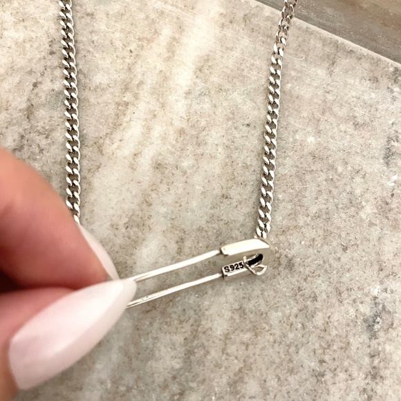 925 Sterling Silver Paperclip Necklace Unique Modern Safety Pin Necklace - Picture 5 of 5